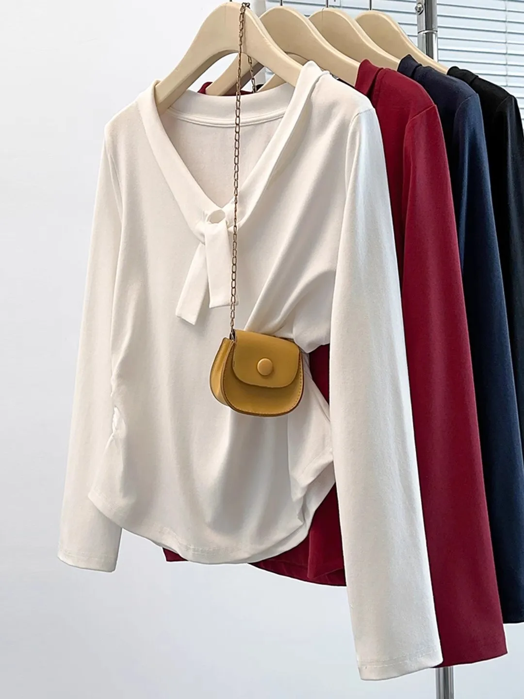 Slim Fit Long Sve V-Ne T-irt Women's Spring Autumn New Sle Faionable Casual Cotton Blend Elastic Fiber Top
Slim Fit Long Sve V-Ne T-irt Women's Spring Autumn New Sle Faionable Casual Cotton Blend Elastic Fiber Top