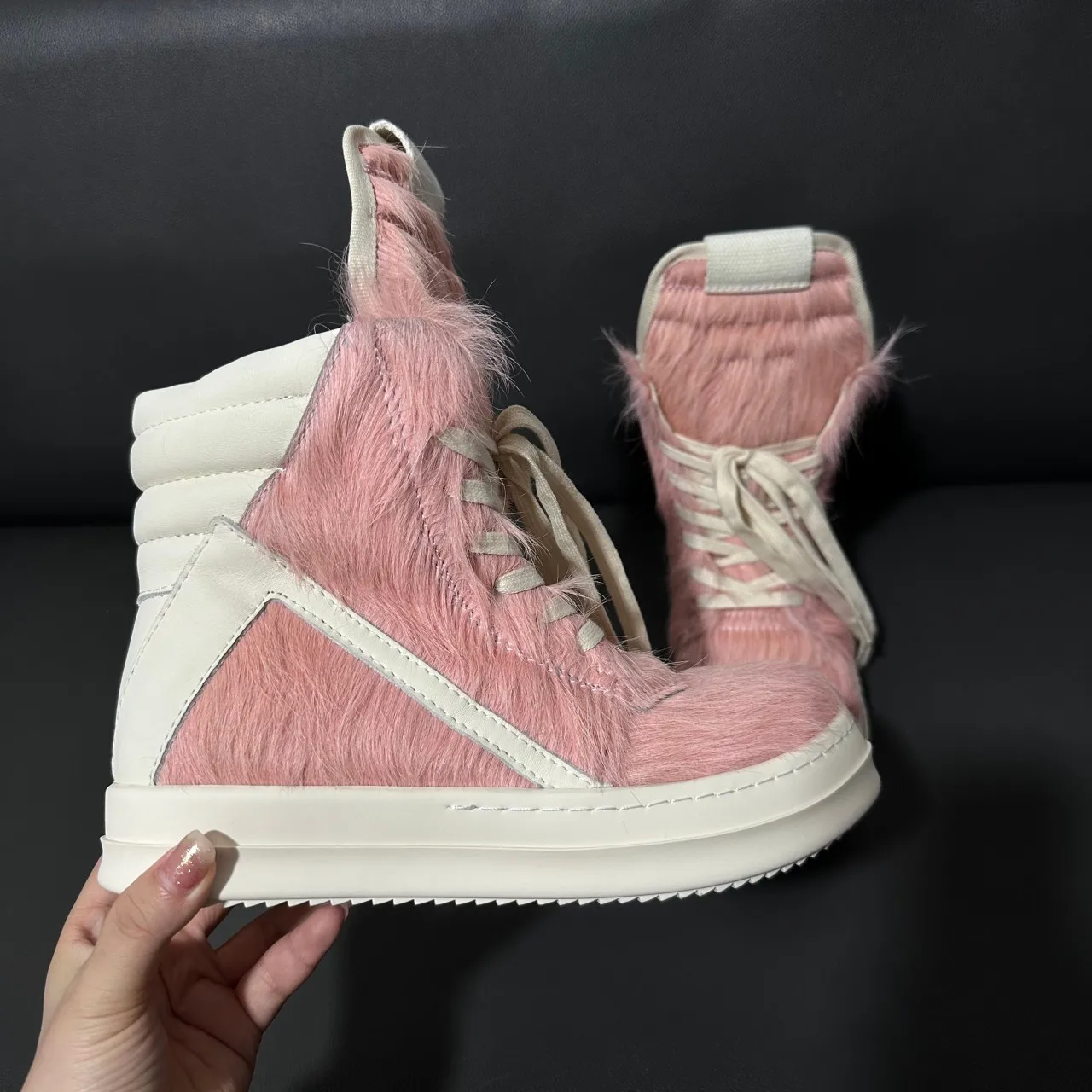 Ro Luxury Men Ankle Boot Pink Horsehair Boots Women Sneaker Horse Hair High Top Shoe Casual Shoes Zipper Sneakers
Ro Luxury Men Ankle Boot Pink Horsehair Boots Women Sneaker Horse Hair High Top Shoe Casual Shoes Zipper Sneakers