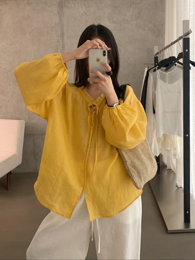 Gentle Wind Loose Fit V-Neck Tunic Shirt Women's Summer New Style Hemp Material Long Sleeve Sun Protection Lantern Sleeve Top
Gentle Wind Loose Fit V-Neck Tunic Shirt Women's Summer New Style Hemp Material Long Sleeve Sun Protection Lantern Sleeve Top