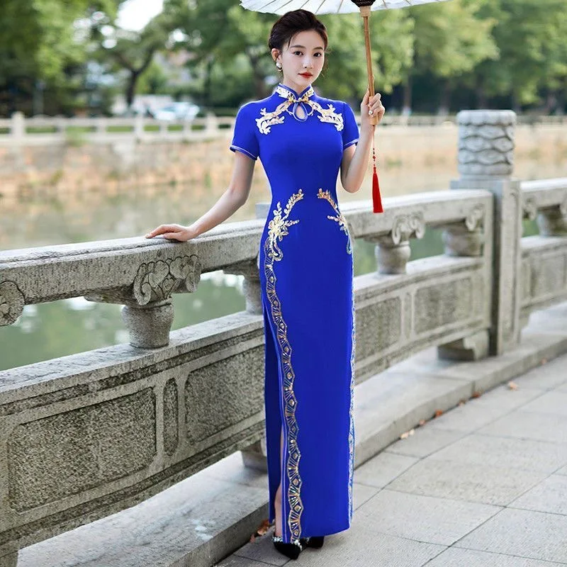 Элегантные женские вьетнамские Ao Dai Cheongsam, традиционное китайское платье для свадебной вечеринки, костюмы
Элегантные женские вьетнамские Ao Dai Cheongsam, традиционное китайское платье для свадебной вечеринки, костюмы