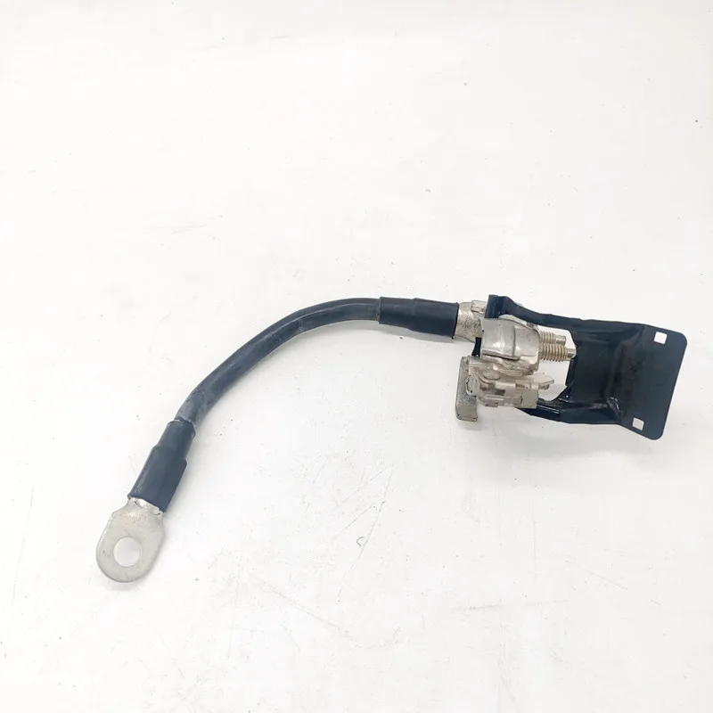 Suitable for Peugeot 508 Citroen c4l DS5 battery manager wire and cable pile head Power management module BPGA power module
Suitable for Peugeot 508 Citroen c4l DS5 battery manager wire and cable pile head Power management module BPGA power module