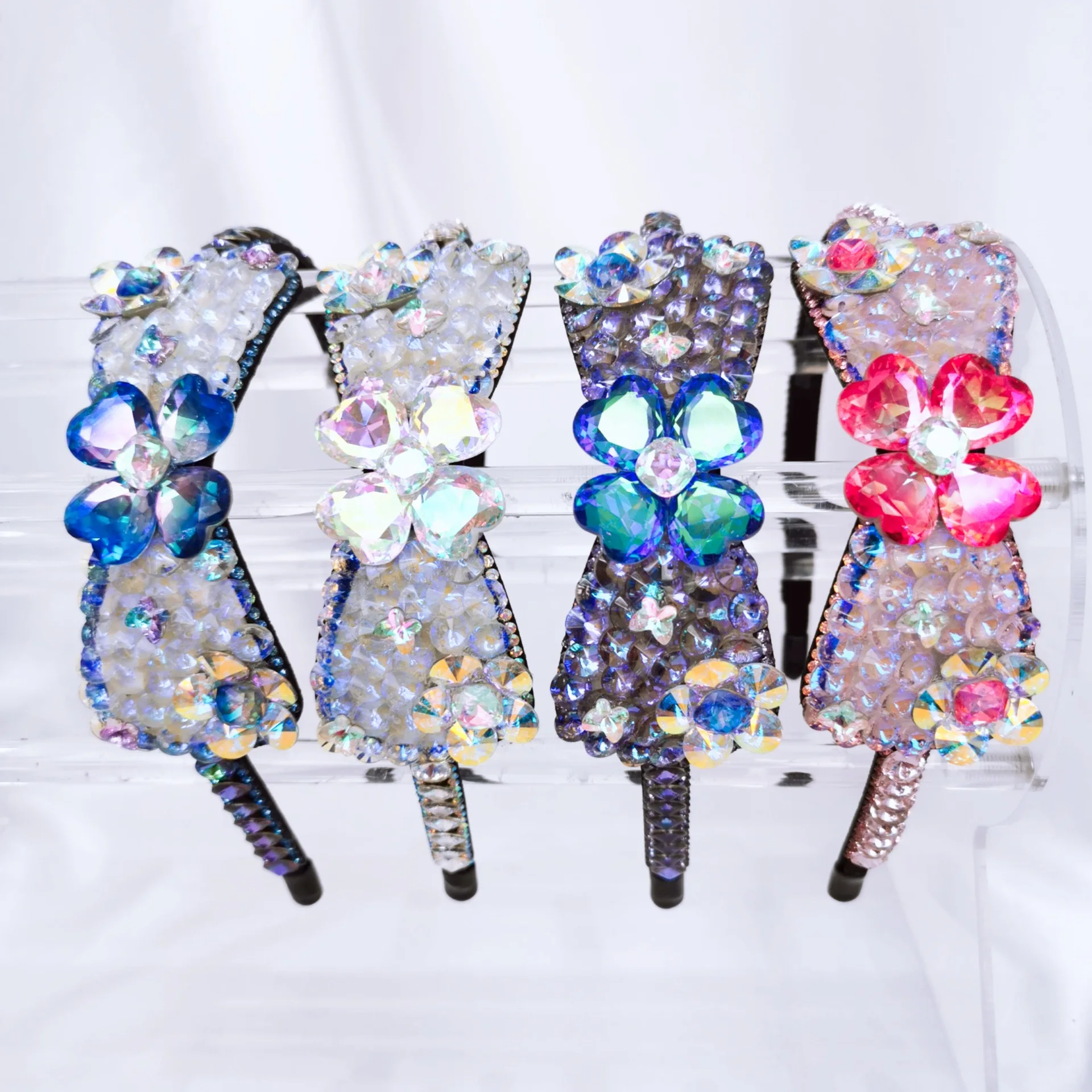 The new version of crystal bow love senior heavy industry original design with antiskid head hoop princess hairpin
The new version of crystal bow love senior heavy industry original design with antiskid head hoop princess hairpin