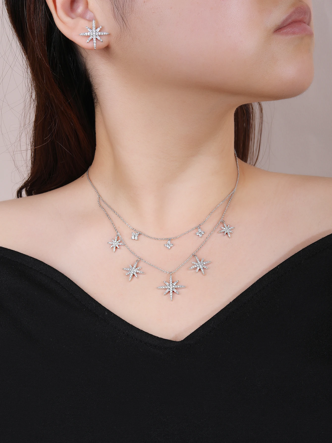 Ювелирный набор JEWEL 2026 Trendy Starburst — колье и серьги, полностью инкрустированные кубическим цирконием, сверкающие, модные украшения для женщин, подарок на вечеринку
Ювелирный набор JEWEL 2026 Trendy Starburst — колье и серьги, полностью инкрустированные кубическим цирконием, сверкающие, модные украшения для женщин, подарок на вечеринку