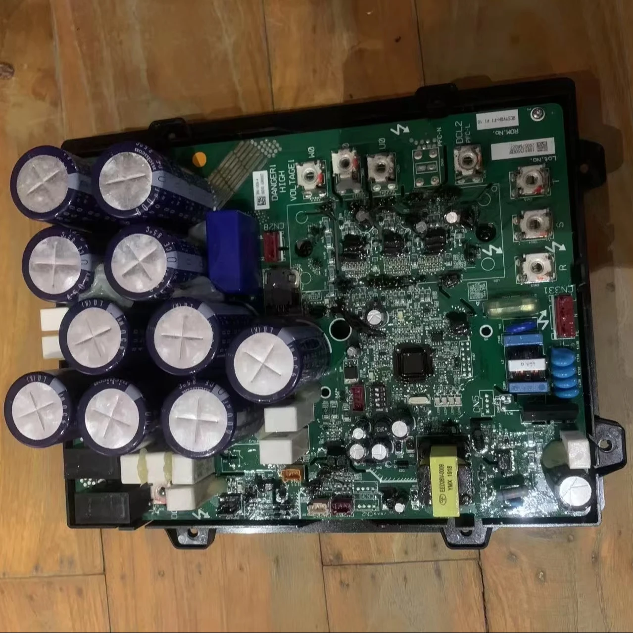 Brand-new Hitachi Central air Conditioning RAS-7.0HNBRMQ Driver Board H7C05661A DRV-180A-A
Brand-new Hitachi Central air Conditioning RAS-7.0HNBRMQ Driver Board H7C05661A DRV-180A-A