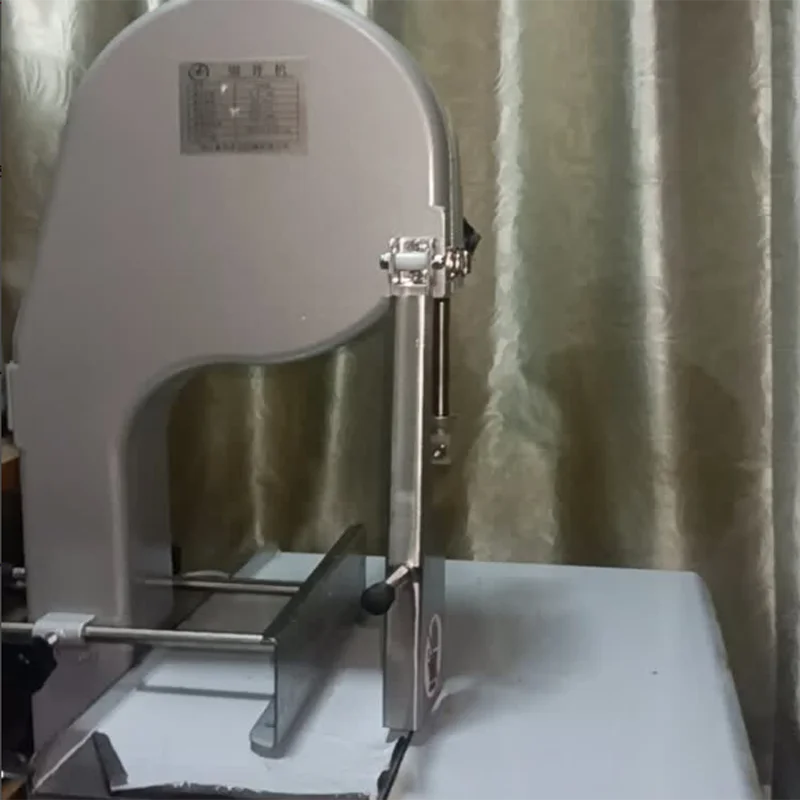 Factory Sale Bone Sawing Machine Multifunctional Stainless Steel Frozen Fish Frozen Meat Bone Saw Meat Cutting Machine
Factory Sale Bone Sawing Machine Multifunctional Stainless Steel Frozen Fish Frozen Meat Bone Saw Meat Cutting Machine