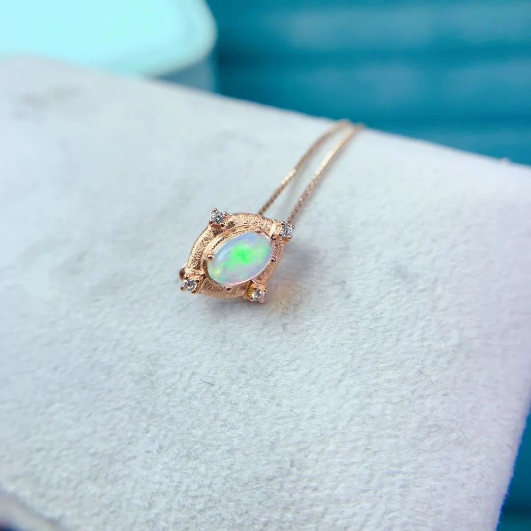 Elegant Designer Design Natural Opal Pendant 4*6mm S925 Silver Inlay High Purity Gem Refined Temperament Party Jewelry
Elegant Designer Design Natural Opal Pendant 4*6mm S925 Silver Inlay High Purity Gem Refined Temperament Party Jewelry
