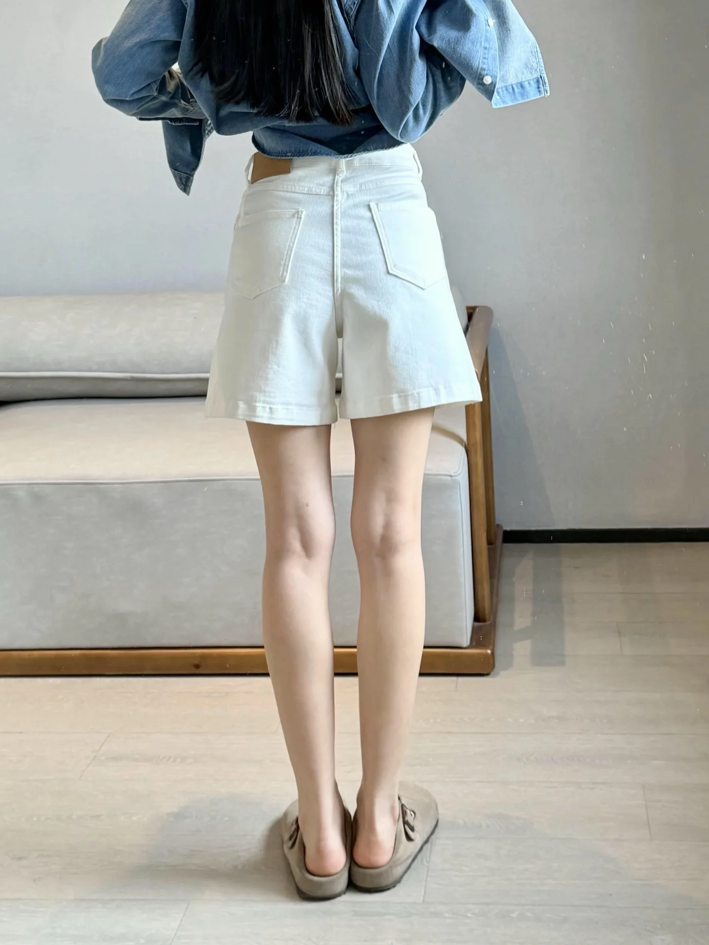 Spring Summer New Cotton Denim Shorts Loose Women's Casual Style Slimming Fashionable Ladies' Jeans Shorts Natural Waist
Spring Summer New Cotton Denim Shorts Loose Women's Casual Style Slimming Fashionable Ladies' Jeans Shorts Natural Waist