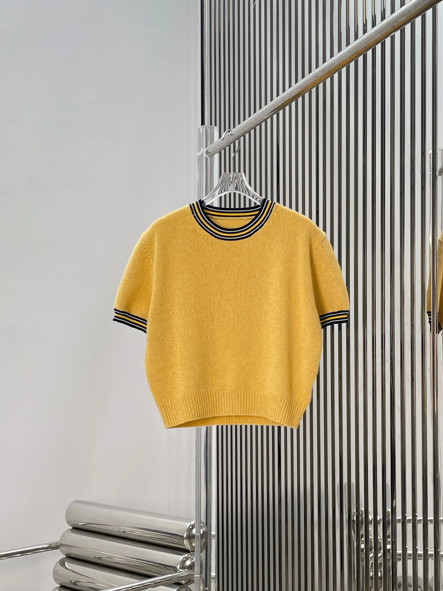 Fashionable Casual Knitted Short Sleeve round Neck Color Block Top Women's Spring Style Slimming Versatile Comfortable Knitwear
Fashionable Casual Knitted Short Sleeve round Neck Color Block Top Women's Spring Style Slimming Versatile Comfortable Knitwear
