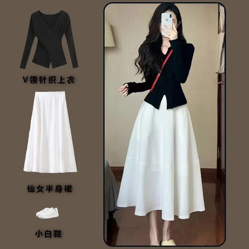 V-neck Knitted Top Waist Skirt Spring and Autumn Fashion Suit Women's Early Spring Set
V-neck Knitted Top Waist Skirt Spring and Autumn Fashion Suit Women's Early Spring Set