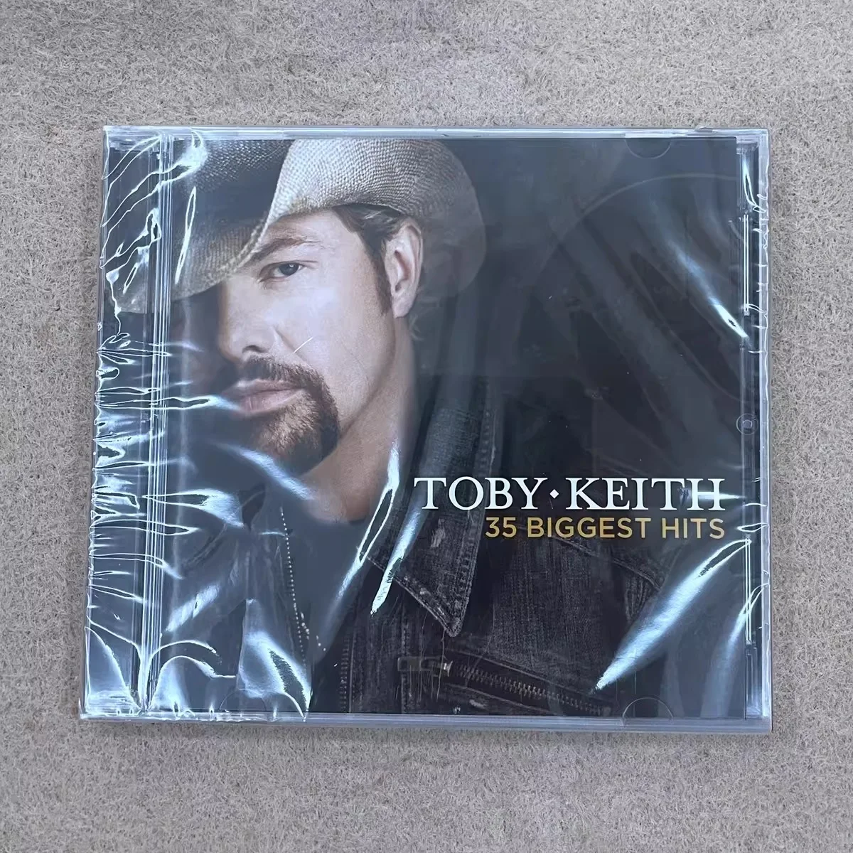 Toby Keith 35 Biggest Hits – Classic Country & Southern Rock Collection for Devoted Fans & Curated Collectors
Toby Keith 35 Biggest Hits – Classic Country & Southern Rock Collection for Devoted Fans & Curated Collectors