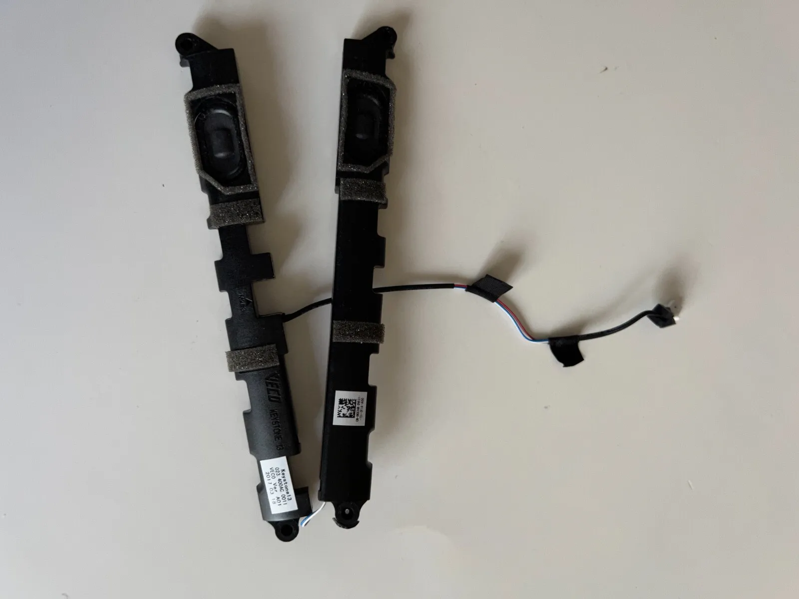 For Genuine Dell Chromebook 13 3380 Laptop L+R speakers Set 06X34R 023.400AC.0011
For Genuine Dell Chromebook 13 3380 Laptop L+R speakers Set 06X34R 023.400AC.0011