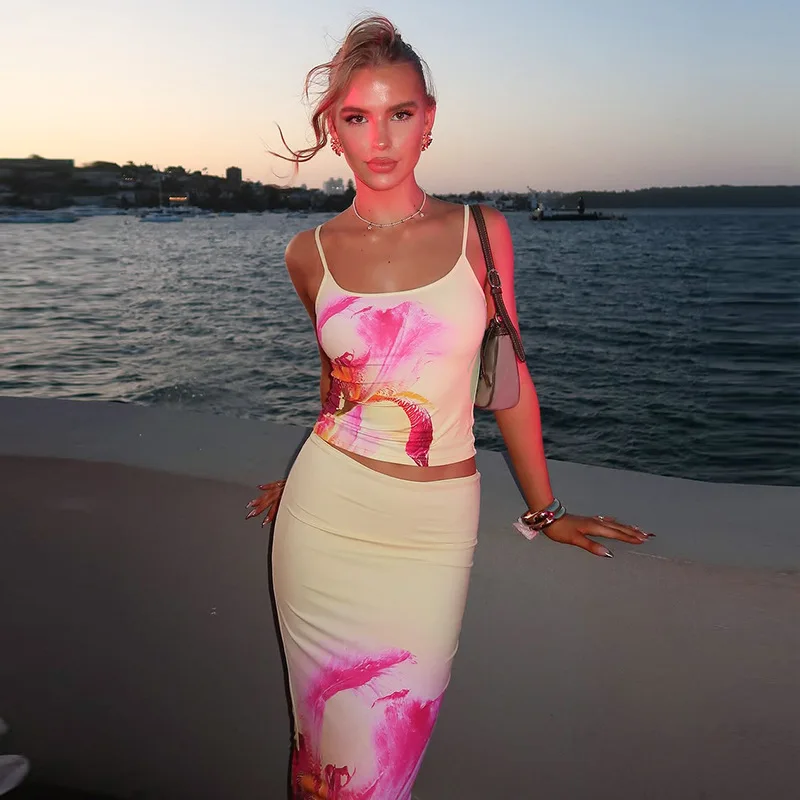 Women'S Spring/Summer New Collection Flower Printed Sleeveless Strap Small Tank Top High Waist Half Skirt Two Piece Set
Women'S Spring/Summer New Collection Flower Printed Sleeveless Strap Small Tank Top High Waist Half Skirt Two Piece Set