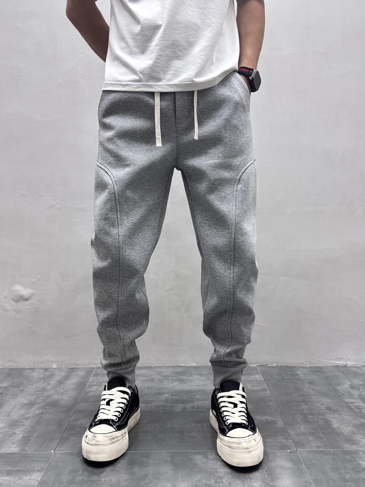 Мужские повседневные спортивные брюки в японском ретро-стиле, осенние новые свободные леггинсы, брюки-харлан с 3D-кроем, эластичный пояс
Мужские повседневные спортивные брюки в японском ретро-стиле, осенние новые свободные леггинсы, брюки-харлан с 3D-кроем, эластичный пояс