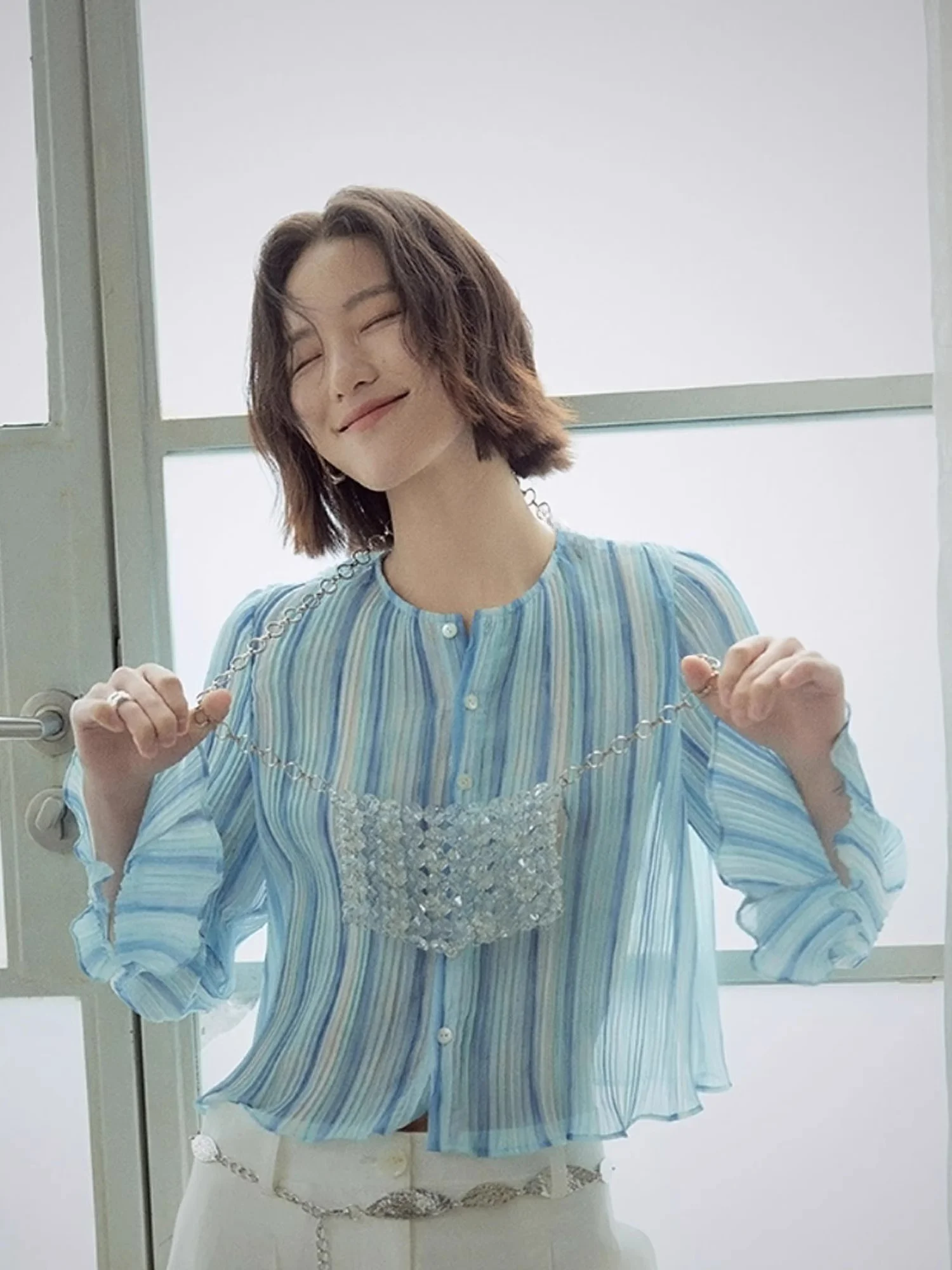 Unique Design Loose Long Sleeve Women's Shirt Vertical Stripe Texture Spring Summer Fashionable Sun Protection Versatile Top
Unique Design Loose Long Sleeve Women's Shirt Vertical Stripe Texture Spring Summer Fashionable Sun Protection Versatile Top