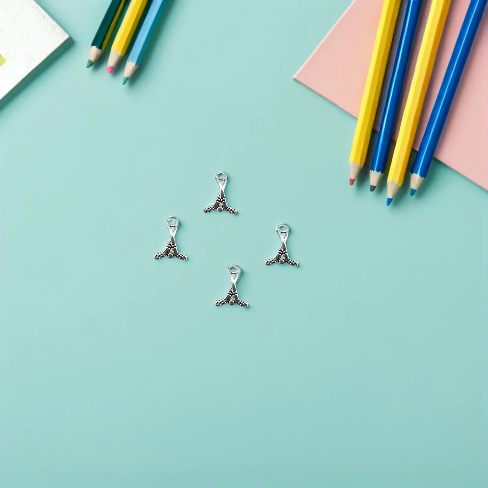 50Pcs Ice Hockey Stick Charms Vintage Alloy Pendant Charms for Jewelry Making DIY Necklace Bracelet Crafts Sports Party Favors
50Pcs Ice Hockey Stick Charms Vintage Alloy Pendant Charms for Jewelry Making DIY Necklace Bracelet Crafts Sports Party Favors