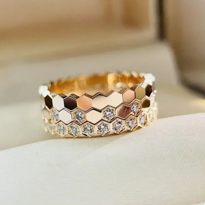 2025 New 925 Sterling Silver High-quality Honeycomb Ring Simple and Fashionable Jewelry Gift
2025 New 925 Sterling Silver High-quality Honeycomb Ring Simple and Fashionable Jewelry Gift
