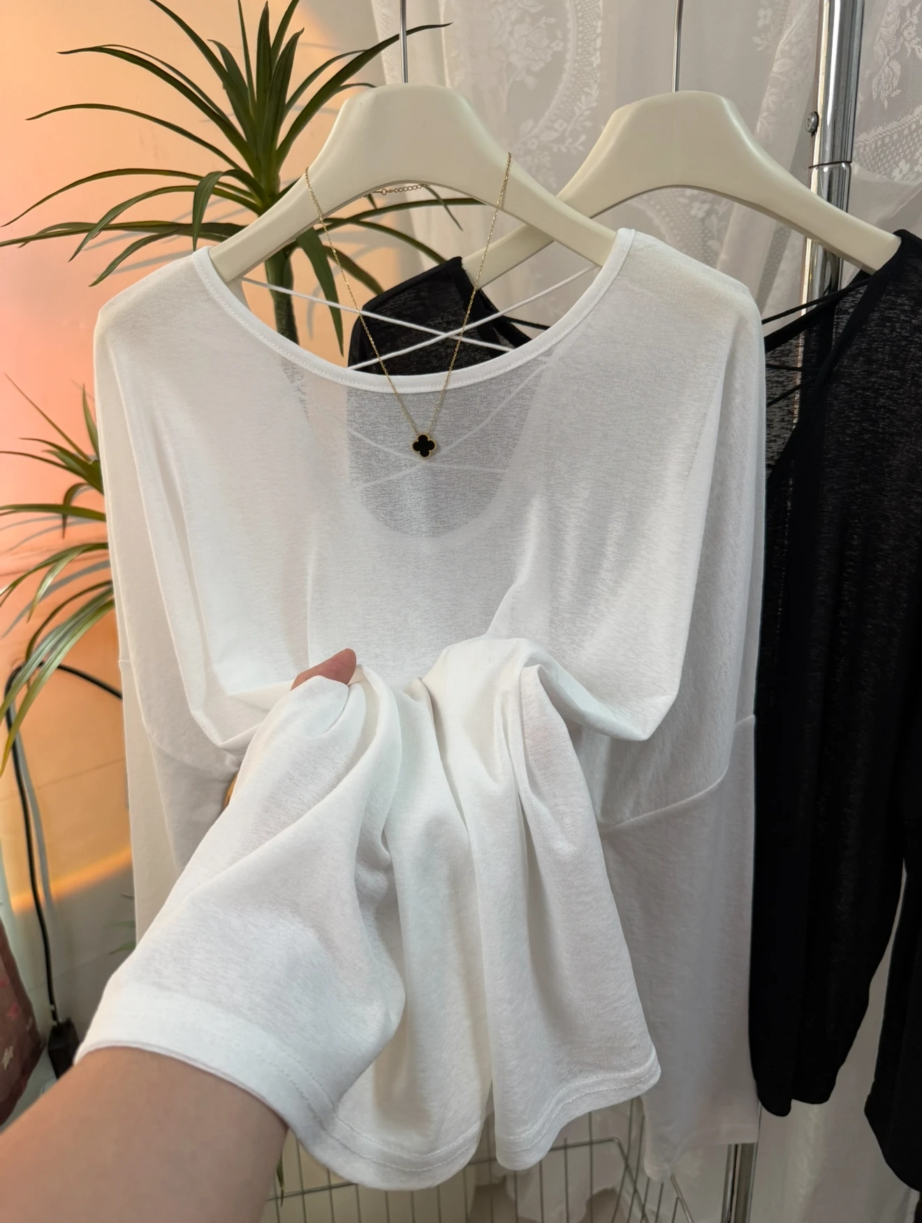 Cool Ice Snowflake Cotton Backless Hollow out Top Women's Summer New Fashion Design Small Audience Air Conditioner Cover Shirt
Cool Ice Snowflake Cotton Backless Hollow out Top Women's Summer New Fashion Design Small Audience Air Conditioner Cover Shirt