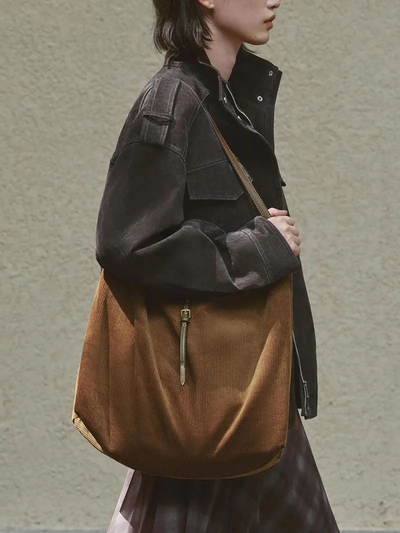 Retro Matte Corduroy Women's Shoulder Bag Hot Sale Of The Season Autumn Winter Commuter Tote Bag High Quality Large Capacity
Retro Matte Corduroy Women's Shoulder Bag Hot Sale Of The Season Autumn Winter Commuter Tote Bag High Quality Large Capacity