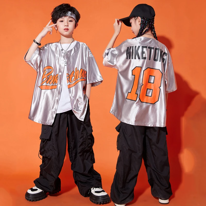 New Children Hip Hop Dance Costumes For Kids Loose Baseball Jacket Cargo Pants Suit Boys Streetwear Jazz Dance Clothes DQS13917
New Children Hip Hop Dance Costumes For Kids Loose Baseball Jacket Cargo Pants Suit Boys Streetwear Jazz Dance Clothes DQS13917