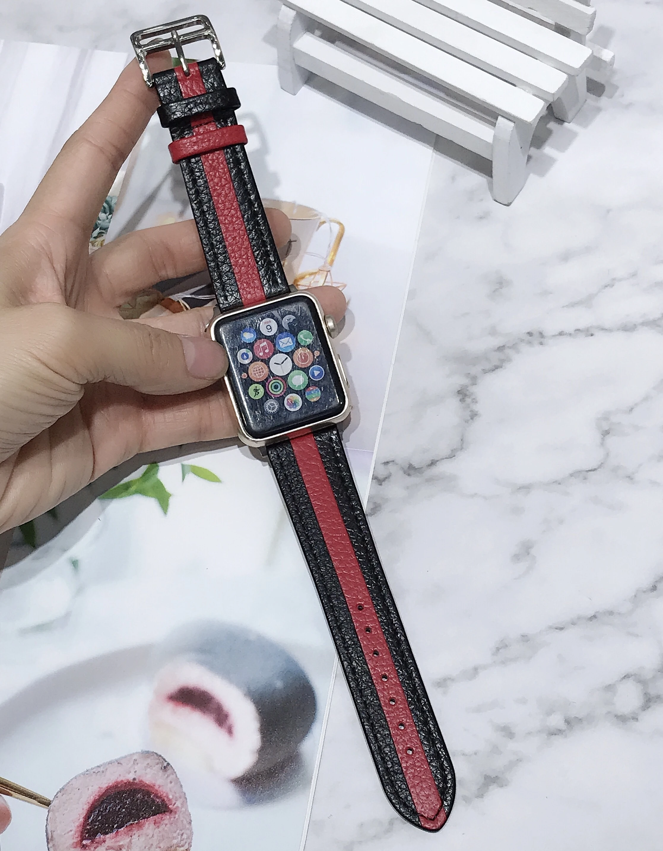Ремешок кожаный для Apple Watch Ultra 8 7 49 мм 45 мм 41 мм 6 5 4 SE 44 мм 40 мм, двухцветный сшитый браслет для iwatch 42 мм 38 мм
Ремешок кожаный для Apple Watch Ultra 8 7 49 мм 45 мм 41 мм 6 5 4 SE 44 мм 40 мм, двухцветный сшитый браслет для iwatch 42 мм 38 мм