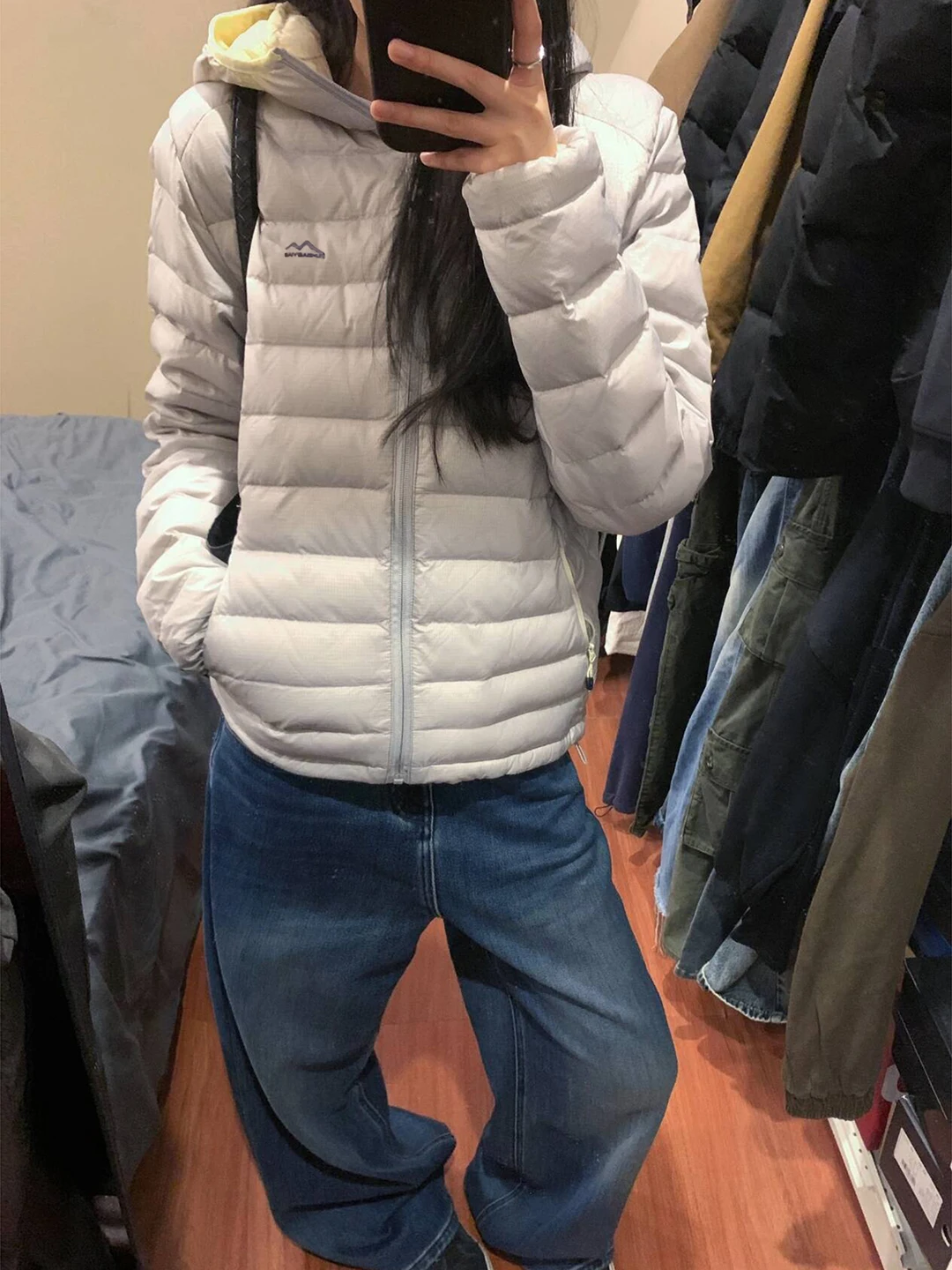 Lightweight ort American Sle down Jaet for Men And Women with Hood Northeast Cold Resistance Warm Cotton Coat in ey
Lightweight ort American Sle down Jaet for Men And Women with Hood Northeast Cold Resistance Warm Cotton Coat in ey