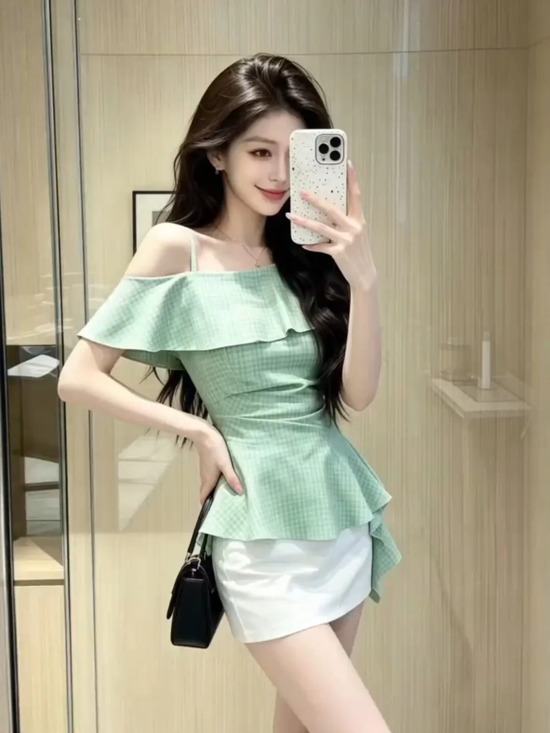 Asymmetric Design Green Shirt Women's Fashion Spring 2026 Sleeveless Slim Fit Floral Detail Waist Cinching Top Citywalk
Asymmetric Design Green Shirt Women's Fashion Spring 2026 Sleeveless Slim Fit Floral Detail Waist Cinching Top Citywalk