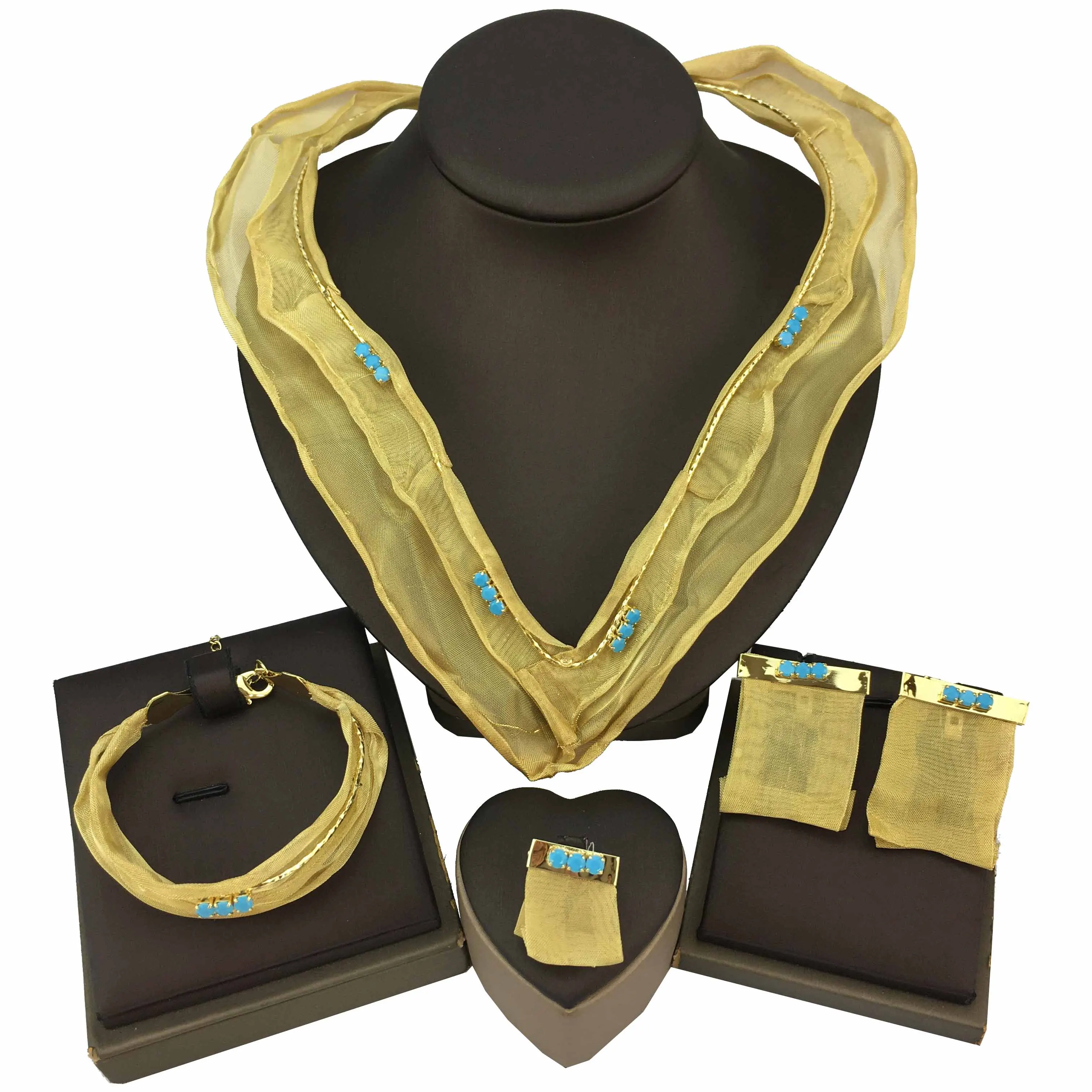 Модный итальянский Дубайский позолоченный комплект ювелирных изделий, простой стиль, большой кулон, ожерелье, легкий комплект ювелирных изделий для женщин FHK18190
Модный итальянский Дубайский позолоченный комплект ювелирных изделий, простой стиль, большой кулон, ожерелье, легкий комплект ювелирных изделий для женщин FHK18190