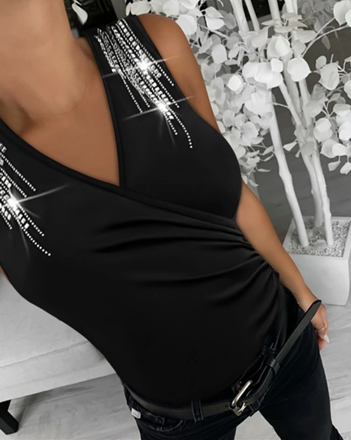 2024 Women's Summer Top with Rhinestone Tassel Design, Solid Color V-Neck Cross Waistband, Simple Overlapping Vest
2024 Women's Summer Top with Rhinestone Tassel Design, Solid Color V-Neck Cross Waistband, Simple Overlapping Vest