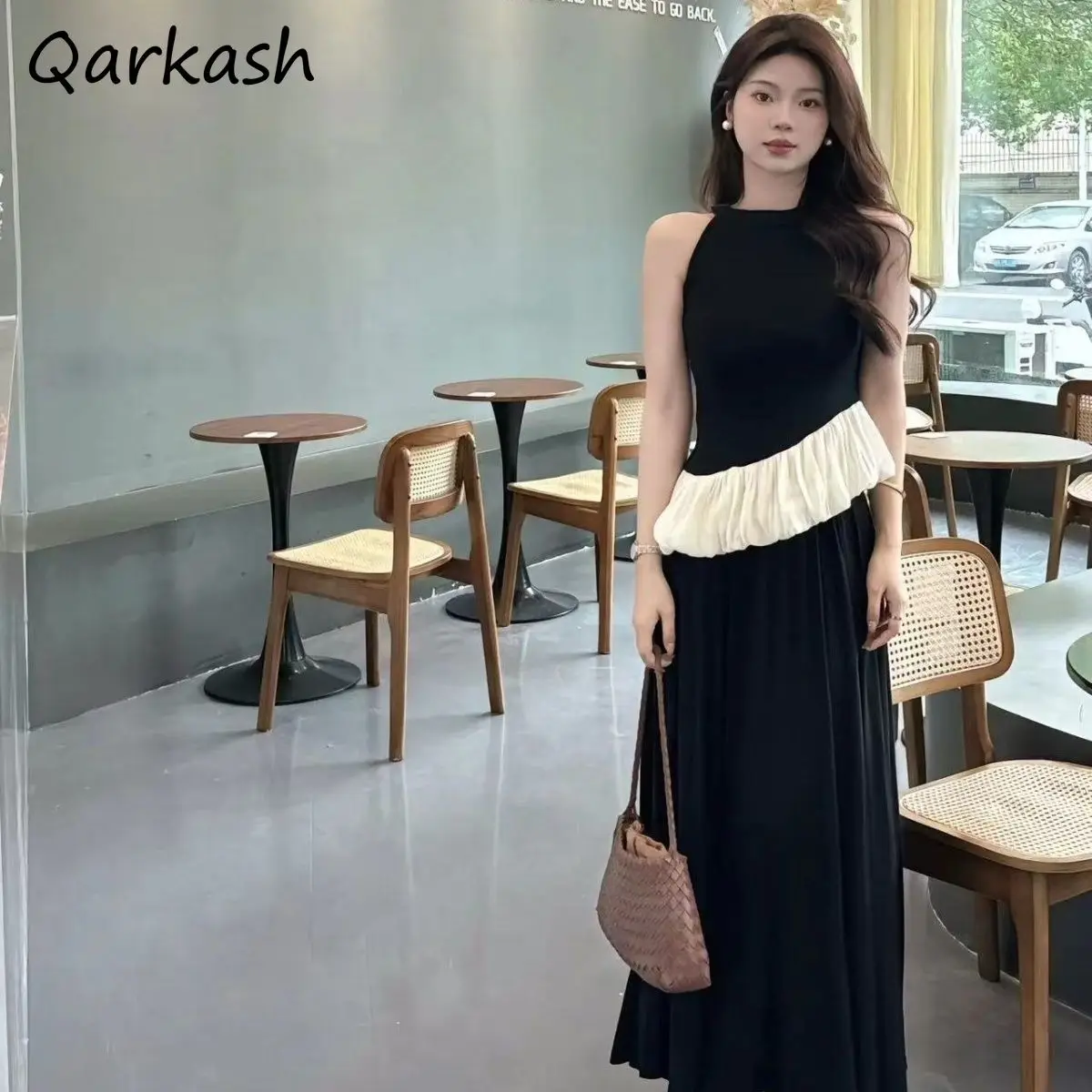 Dress Sets Women 2pcs Sleeveless Vest Slim Fit High Waist Spliced High Street Elegant Temperament Design Chic Summer Fashion
Dress Sets Women 2pcs Sleeveless Vest Slim Fit High Waist Spliced High Street Elegant Temperament Design Chic Summer Fashion
