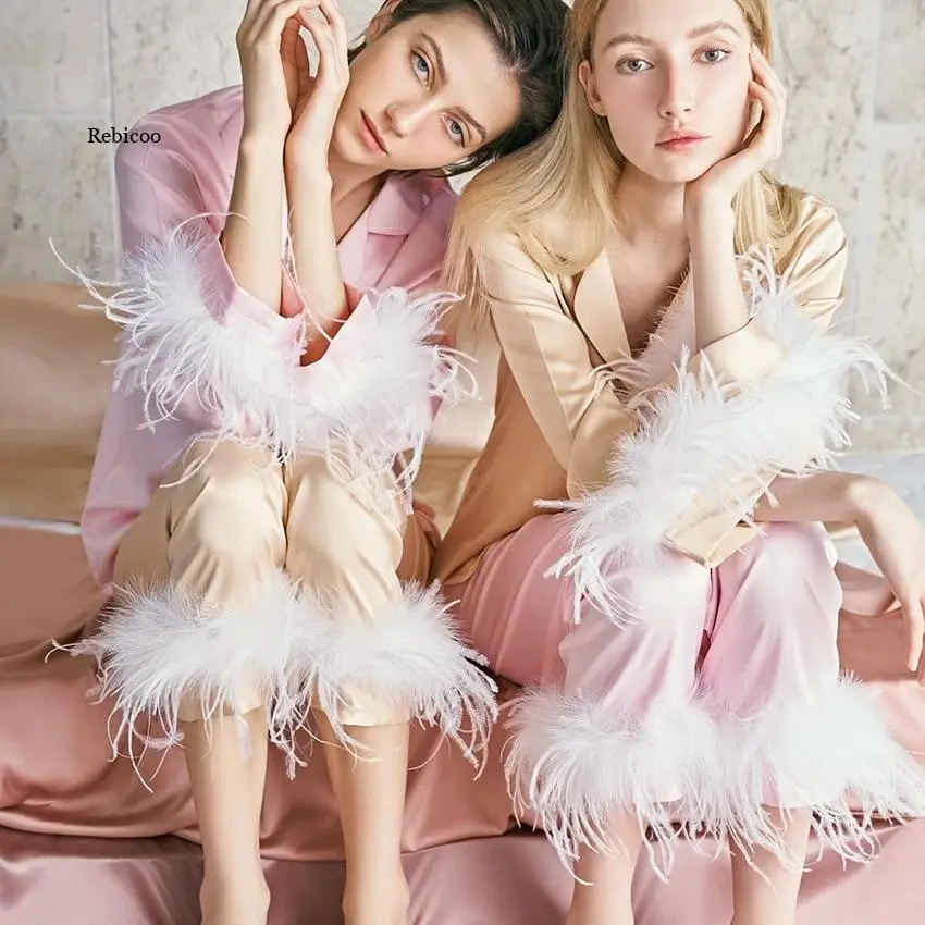 Autumn Women Soft Feather Home Suit Pajama Elegant Homewear Two Piece Set Fashion Ice Silk Satin Button Top Wide Leg Pant Suit
Autumn Women Soft Feather Home Suit Pajama Elegant Homewear Two Piece Set Fashion Ice Silk Satin Button Top Wide Leg Pant Suit