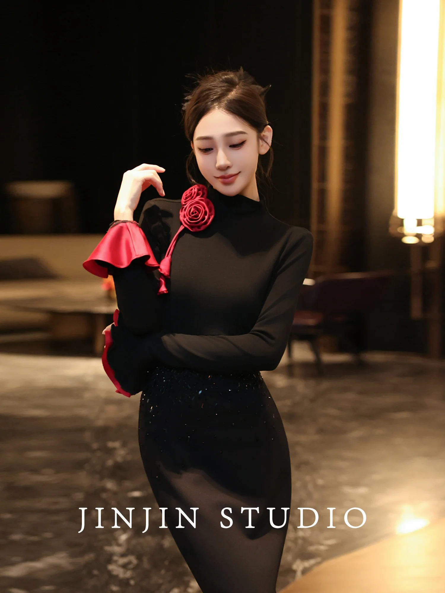 Оригинальный топ MD Slim Fit с 3D цветочным дизайном, высоким воротником и длинными рукавами, из полиэфирного волокна, базовый слой, для женщин
Оригинальный топ MD Slim Fit с 3D цветочным дизайном, высоким воротником и длинными рукавами, из полиэфирного волокна, базовый слой, для женщин