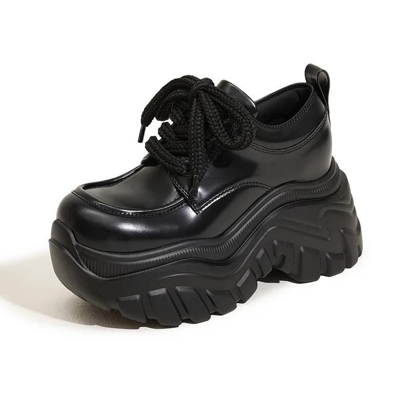 Женские лоферы на высокой платформе 9 см, зима-осень, британский стиль, женская кожаная обувь на плоской подошве с круглым носком и толстой подошвой, повседневная обувь для отдыха
Женские лоферы на высокой платформе 9 см, зима-осень, британский стиль, женская кожаная обувь на плоской подошве с круглым носком и толстой подошвой, повседневная обувь для отдыха