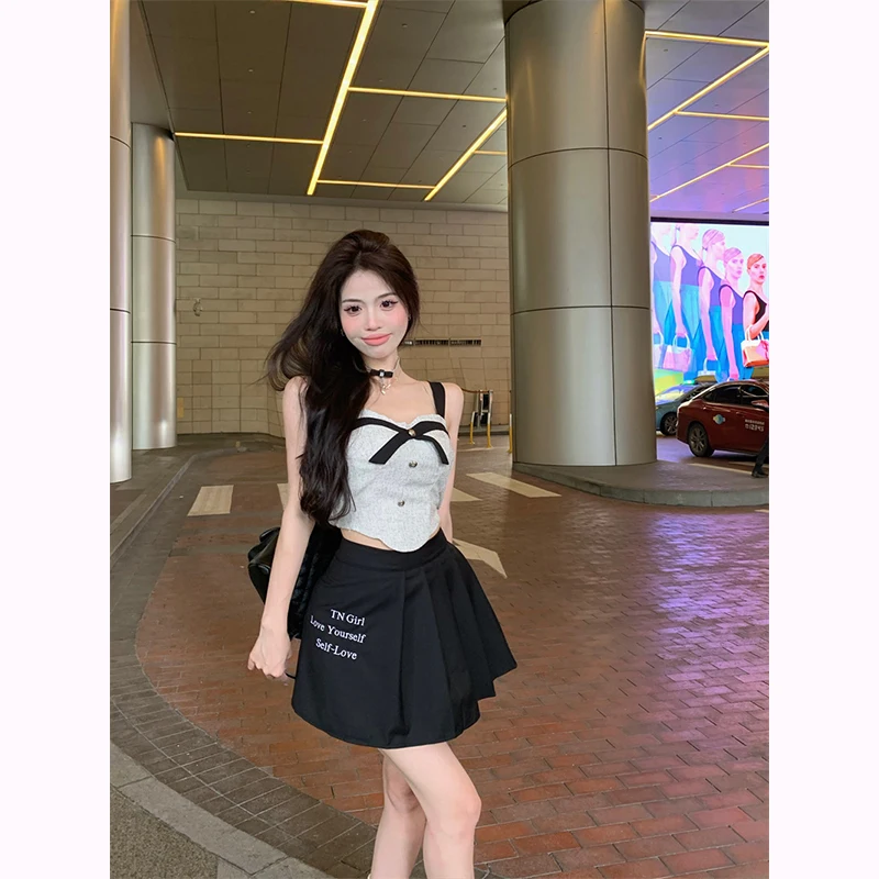 Korean Style Sweet Girls' Suit Women's Summer Fish Bone Strap Top A-line Pleated Skirt Two-piece Set Fashion Female Clothes
Korean Style Sweet Girls' Suit Women's Summer Fish Bone Strap Top A-line Pleated Skirt Two-piece Set Fashion Female Clothes