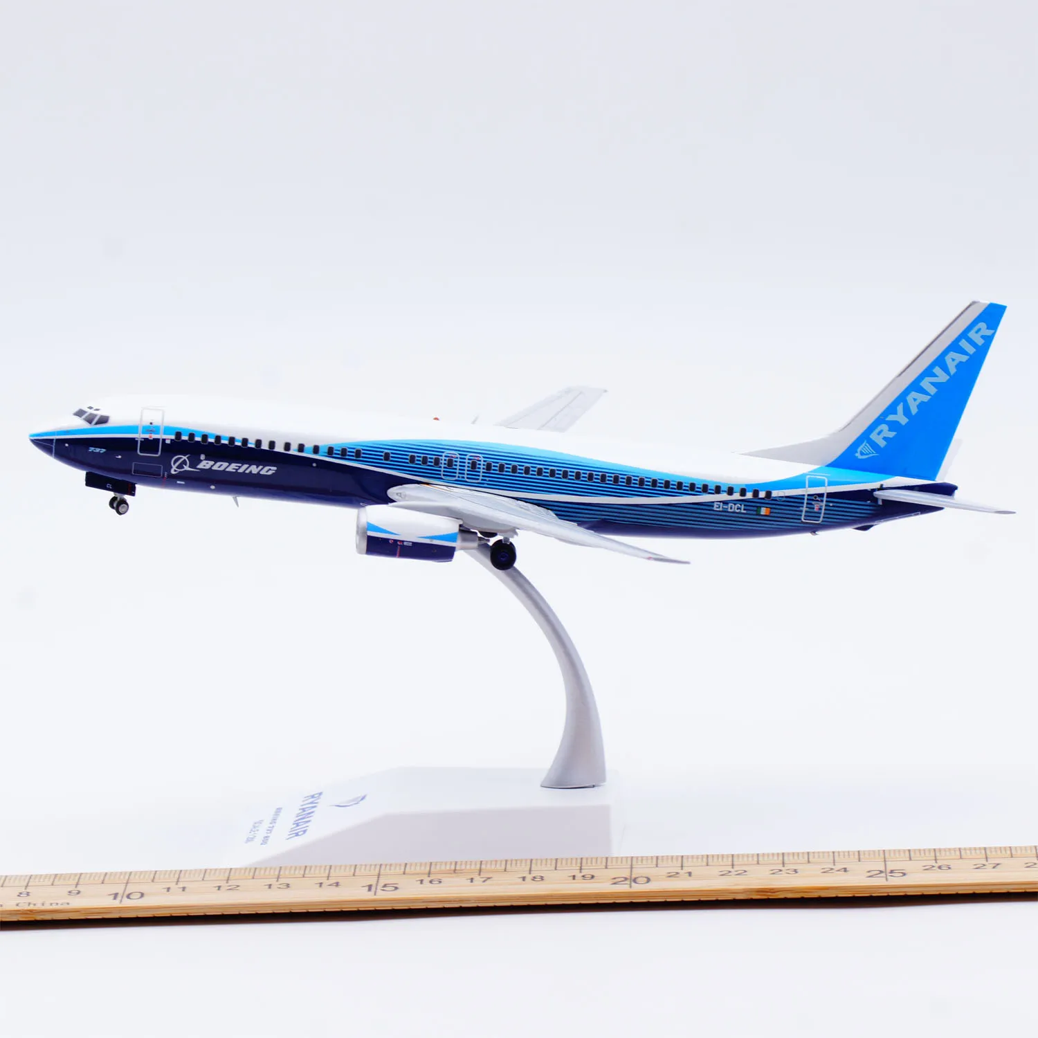 XX2497 Alloy Collectible Plane Gift JC Wings 1:200 Ryanair Boeing B737-800 "Dreamliner" Diecast Aircraft Jet Model EI-DCL
XX2497 Alloy Collectible Plane Gift JC Wings 1:200 Ryanair Boeing B737-800 "Dreamliner" Diecast Aircraft Jet Model EI-DCL