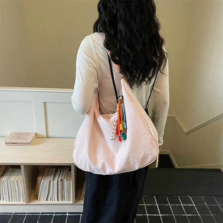 Fashion All-Match Nylon Crossbody Shoulder Bag Lightweight Large Capacity for Daily Travel Shopping Work Outdoor Commute Use
Fashion All-Match Nylon Crossbody Shoulder Bag Lightweight Large Capacity for Daily Travel Shopping Work Outdoor Commute Use