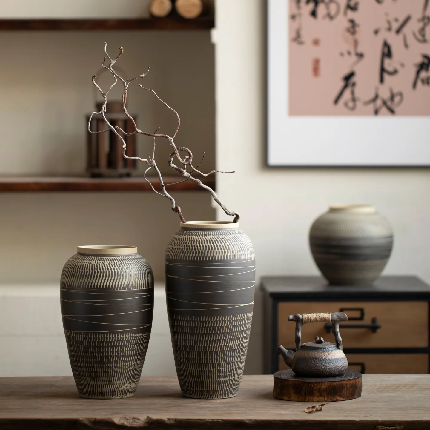 Jingdezhen new Chinese ceramic vase modern simple flower display cabinet flower arrangement hotel homestay decoration
Jingdezhen new Chinese ceramic vase modern simple flower display cabinet flower arrangement hotel homestay decoration