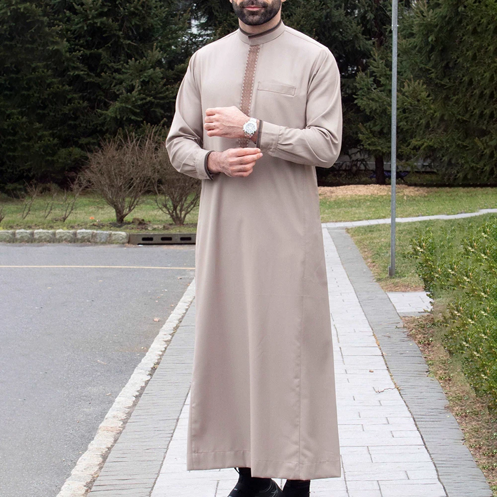 2025 New Arabic Simple Long Men Stand-Up Collar Muslim Embroidered Long-Sleeved Robe New Middle Eastern Traditional Men Clothing
2025 New Arabic Simple Long Men Stand-Up Collar Muslim Embroidered Long-Sleeved Robe New Middle Eastern Traditional Men Clothing