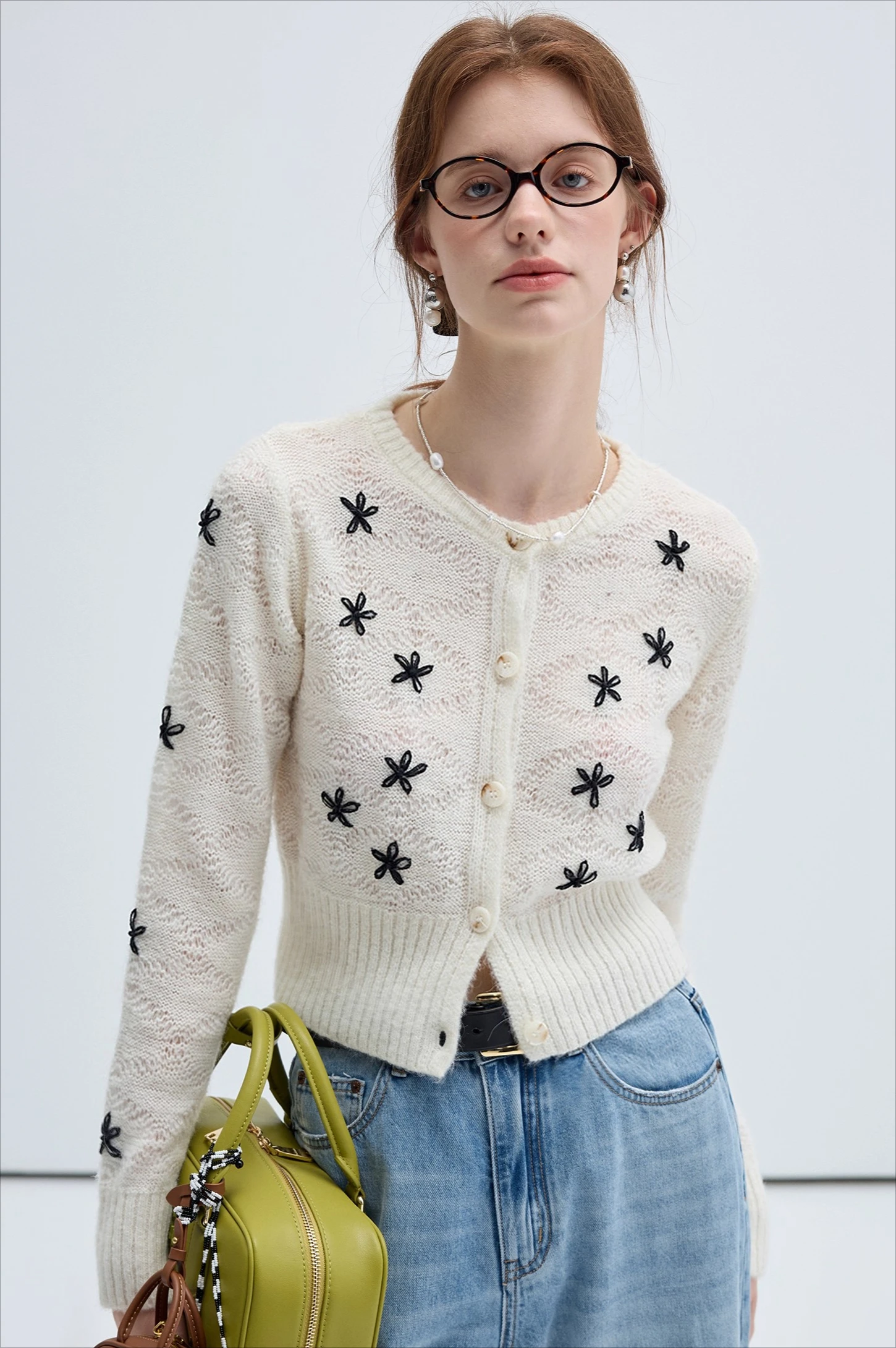 Sweet Flower Embroidery Wool Knitted Cardigan Casual Women's O-Neck Hollow Out Single Breasted Cashmere Sweater Outerwears 2025
Sweet Flower Embroidery Wool Knitted Cardigan Casual Women's O-Neck Hollow Out Single Breasted Cashmere Sweater Outerwears 2025