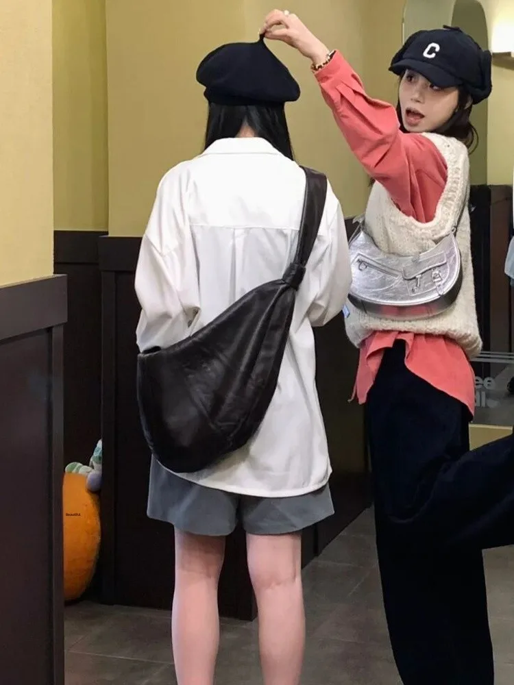 Large Size Genuine Leather Croissant ape Dumpling Bag Crossbody Bag eepskin MUSESTU Briti Sle Soft Handle ex
Large Size Genuine Leather Croissant ape Dumpling Bag Crossbody Bag eepskin MUSESTU Briti Sle Soft Handle ex