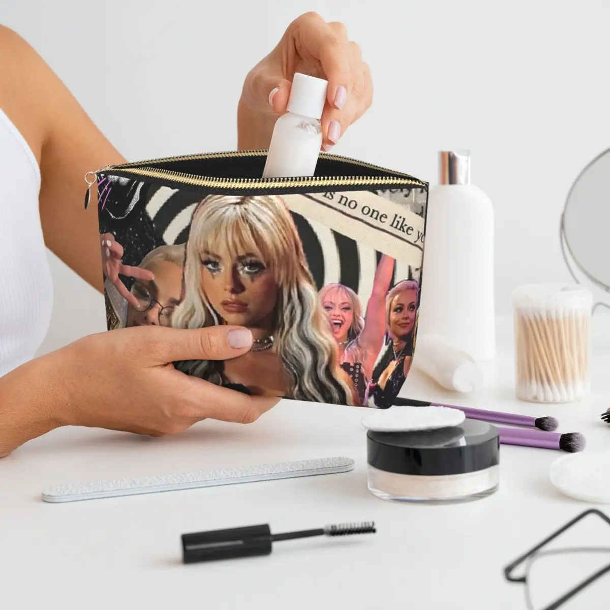 Liv Morgan Women Cosmetic Bag Travel Makeup Organizer Pouch Toiletry Storage Dopp Kit Box
Liv Morgan Women Cosmetic Bag Travel Makeup Organizer Pouch Toiletry Storage Dopp Kit Box