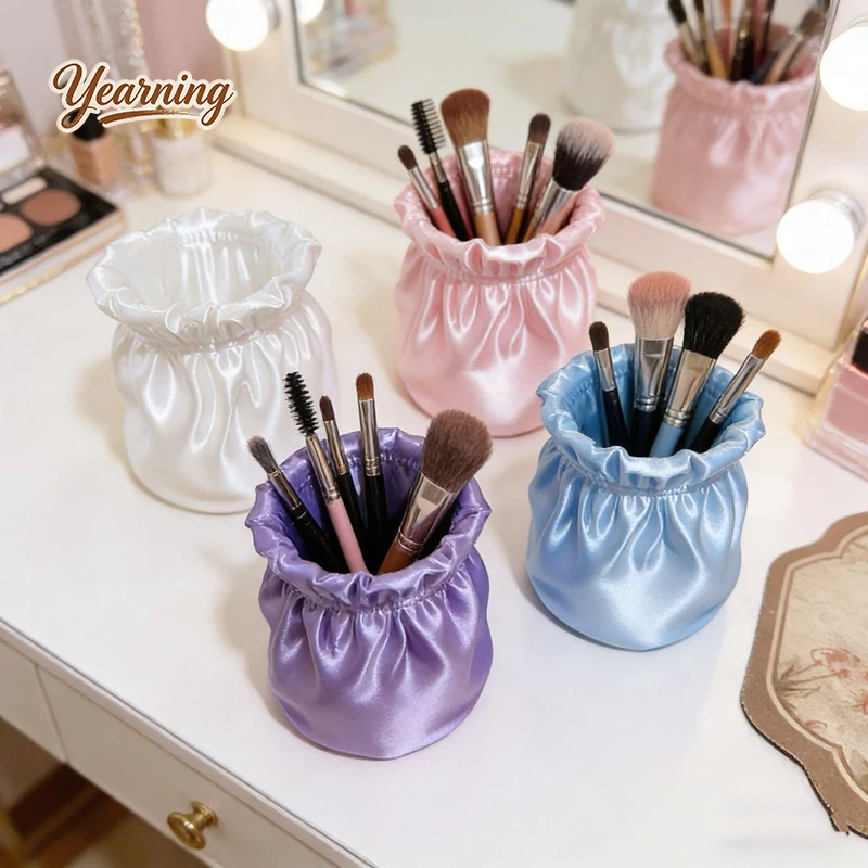 Cloth Bag Style Luxury Desktop Organizer 3D Printed INS Silk Texture Makeup Jewelry Box Brush Holder Decor
Cloth Bag Style Luxury Desktop Organizer 3D Printed INS Silk Texture Makeup Jewelry Box Brush Holder Decor