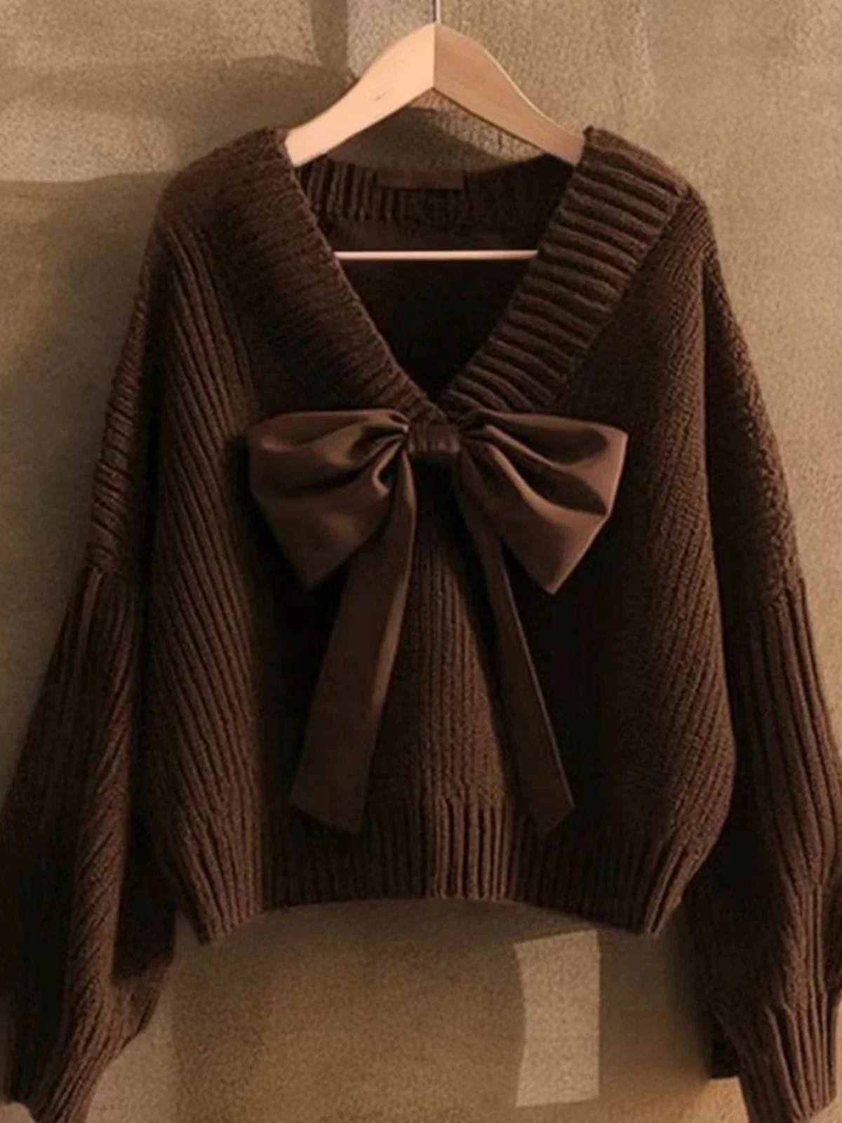 Ladies Knitted Sweater with Knot Loose Fit Autumn Fashion Brown Top Comfortable Style round Neck Long Sleeve Short ...
Ladies Knitted Sweater with Knot Loose Fit Autumn Fashion Brown Top Comfortable Style round Neck Long Sleeve Short ...