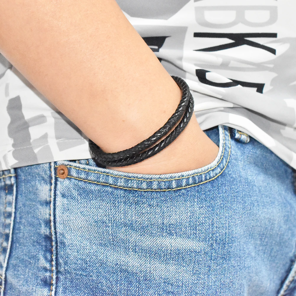 wholesale stainless steel leather bracelet with magnet buckle black and brown Double layere d round leather rope men jewelry
wholesale stainless steel leather bracelet with magnet buckle black and brown Double layere d round leather rope men jewelry