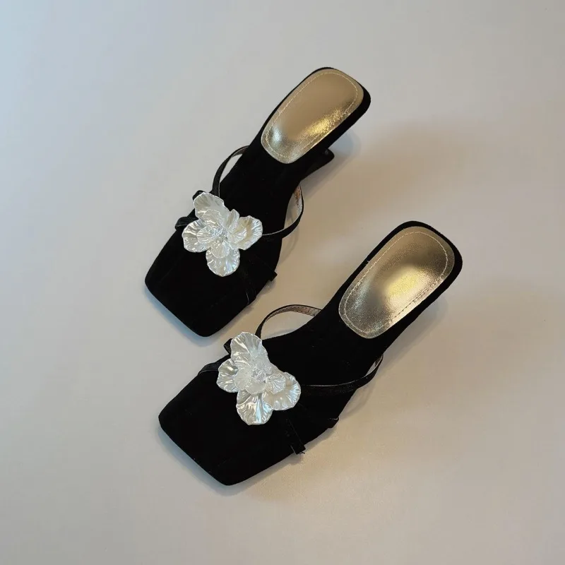 French Flower Open Toe Sandals and Slippers for Women Summer Outside Wear Flip Flop Low Heel
French Flower Open Toe Sandals and Slippers for Women Summer Outside Wear Flip Flop Low Heel