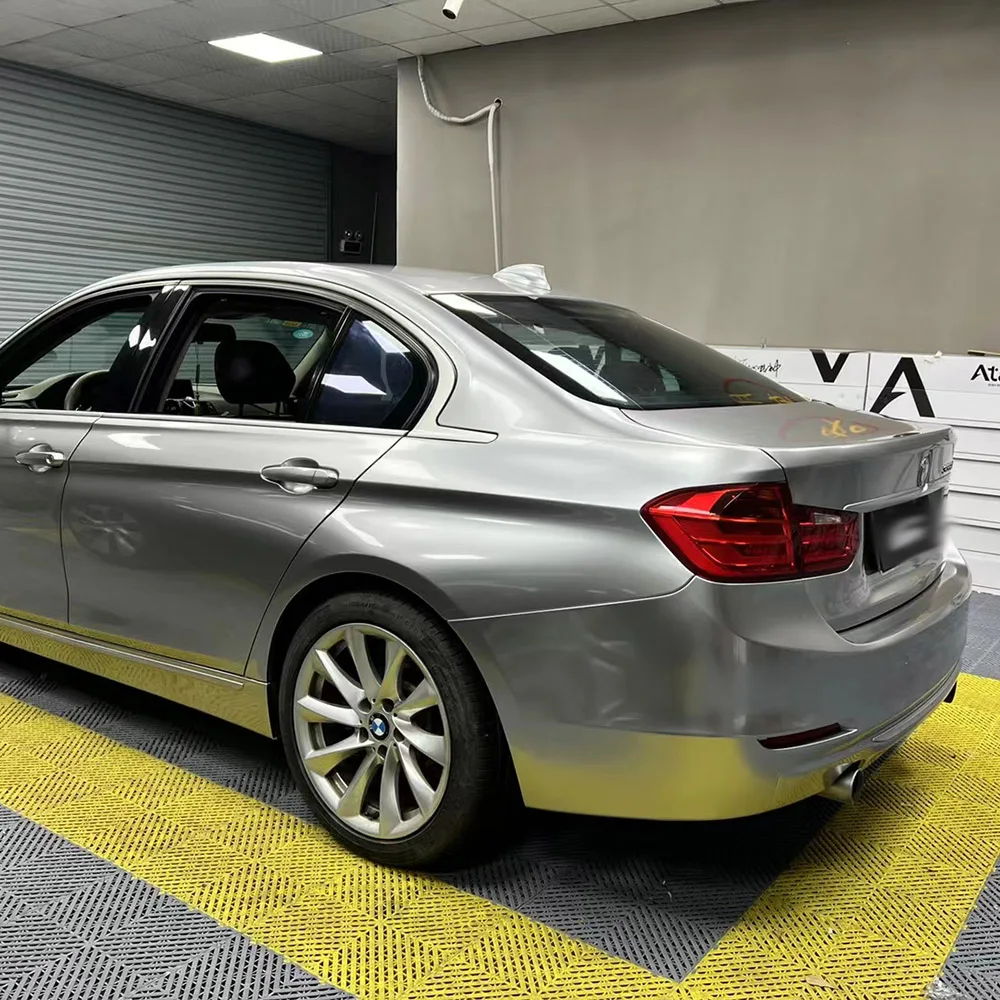 Глянцевая подложка из углеродного волокна, металлический GT, серебряный защитный коврик для краски для украшения кузова и модификации автомобиля
Глянцевая подложка из углеродного волокна, металлический GT, серебряный защитный коврик для краски для украшения кузова и модификации автомобиля