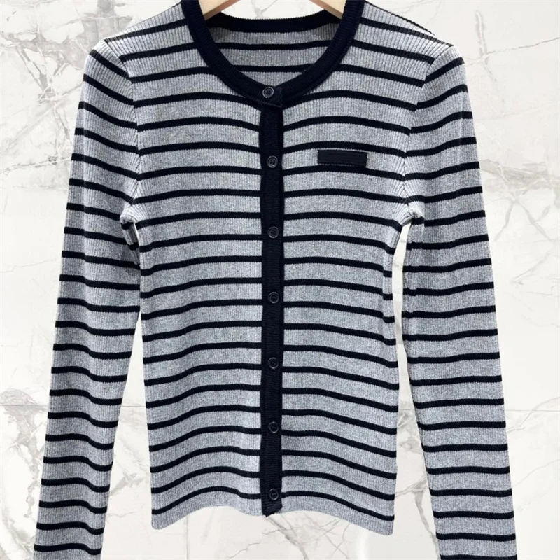 Women Knitted Cardigan L220368 Simple Casual Style Contrasting Colors Striped Slim Wool Knitted Round Neck Slim Long Sleeves
Women Knitted Cardigan L220368 Simple Casual Style Contrasting Colors Striped Slim Wool Knitted Round Neck Slim Long Sleeves