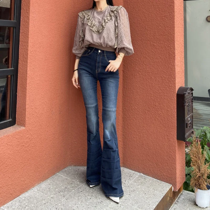 European and American sexy leg-lengthening flared jeans, stylish high-waisted washed distressed pleated loose bell-bottom denim
European and American sexy leg-lengthening flared jeans, stylish high-waisted washed distressed pleated loose bell-bottom denim
