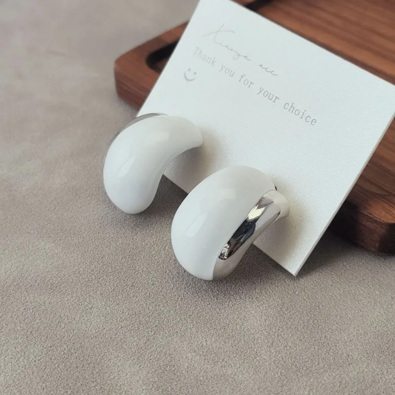 Fashion Enamel Color Drop Glaze Earrings, High-end Sense Personalized Stud Earrings, Niche Design Exquisite Earrings
Fashion Enamel Color Drop Glaze Earrings, High-end Sense Personalized Stud Earrings, Niche Design Exquisite Earrings