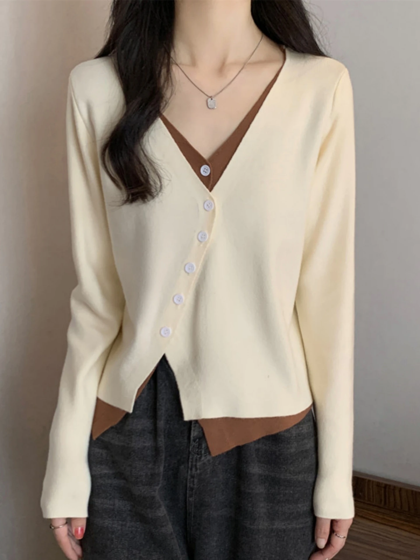 Slimming V-Neck Knitted Open Cardigan Sweater Short Irregular Korean Style Long Sleeve Women's Spring Autumn plus Size Top
Slimming V-Neck Knitted Open Cardigan Sweater Short Irregular Korean Style Long Sleeve Women's Spring Autumn plus Size Top