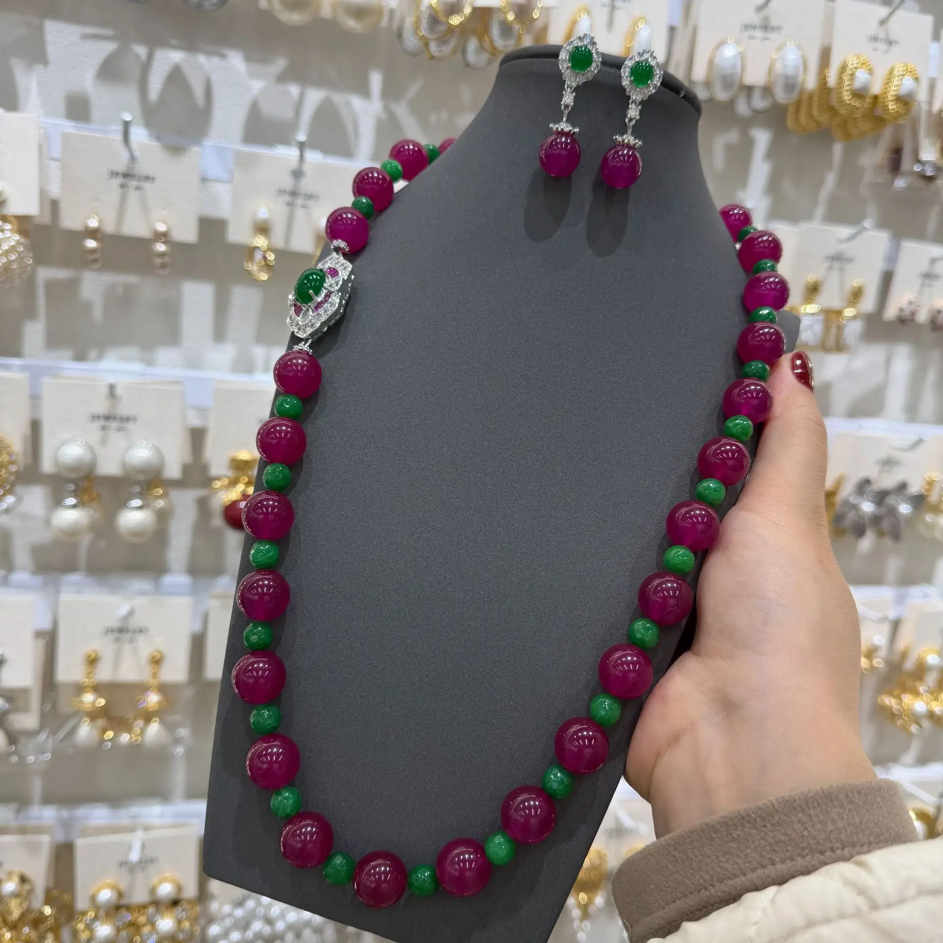 14mm Large Red Jasper and Green Chalcedony Earrings and Necklace Set Women 2026
14mm Large Red Jasper and Green Chalcedony Earrings and Necklace Set Women 2026